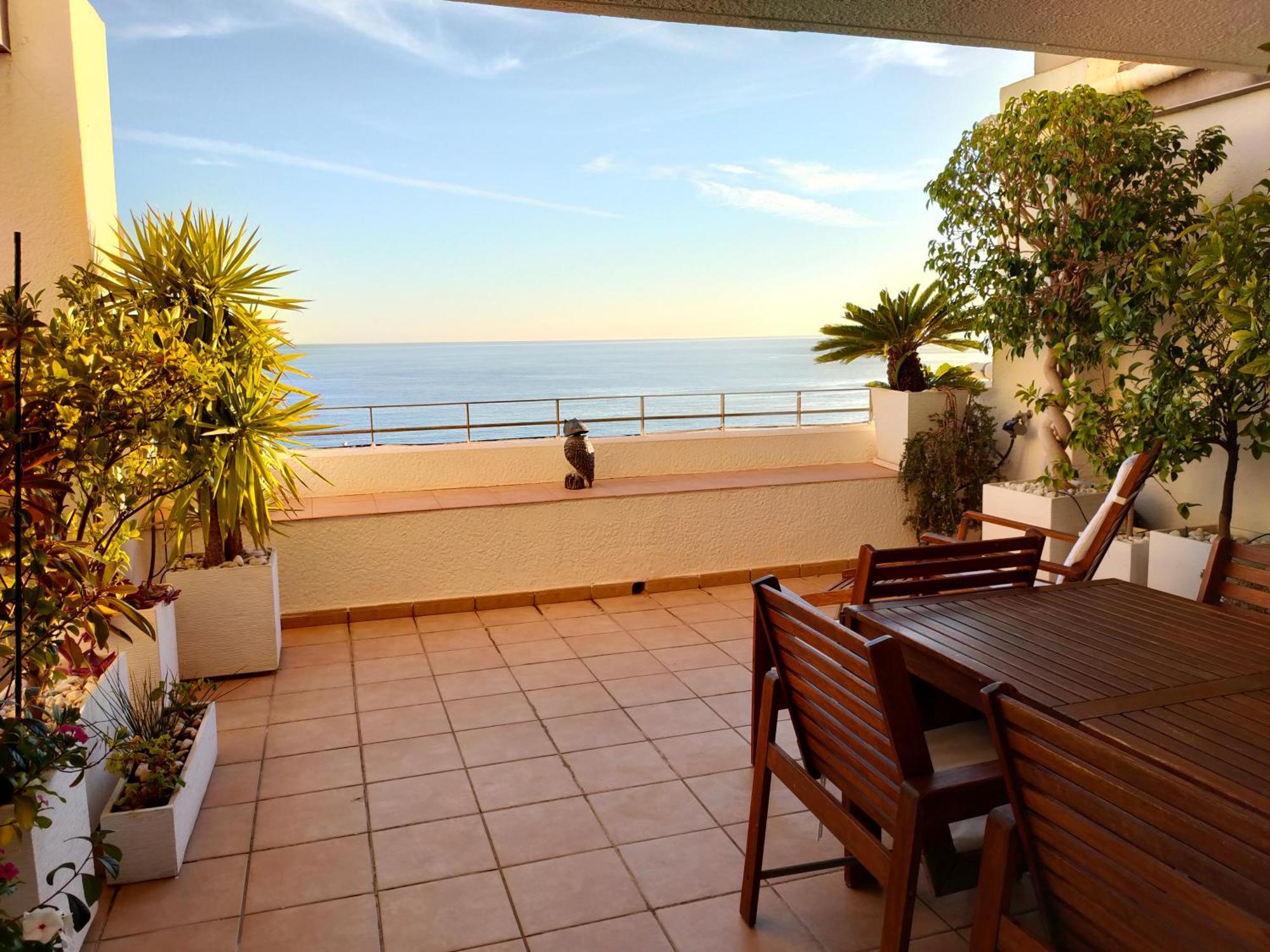 Piso En La Primera Linea Del Mar Con 2 Dormitorios เบนิดอร์ม ภายนอก รูปภาพ